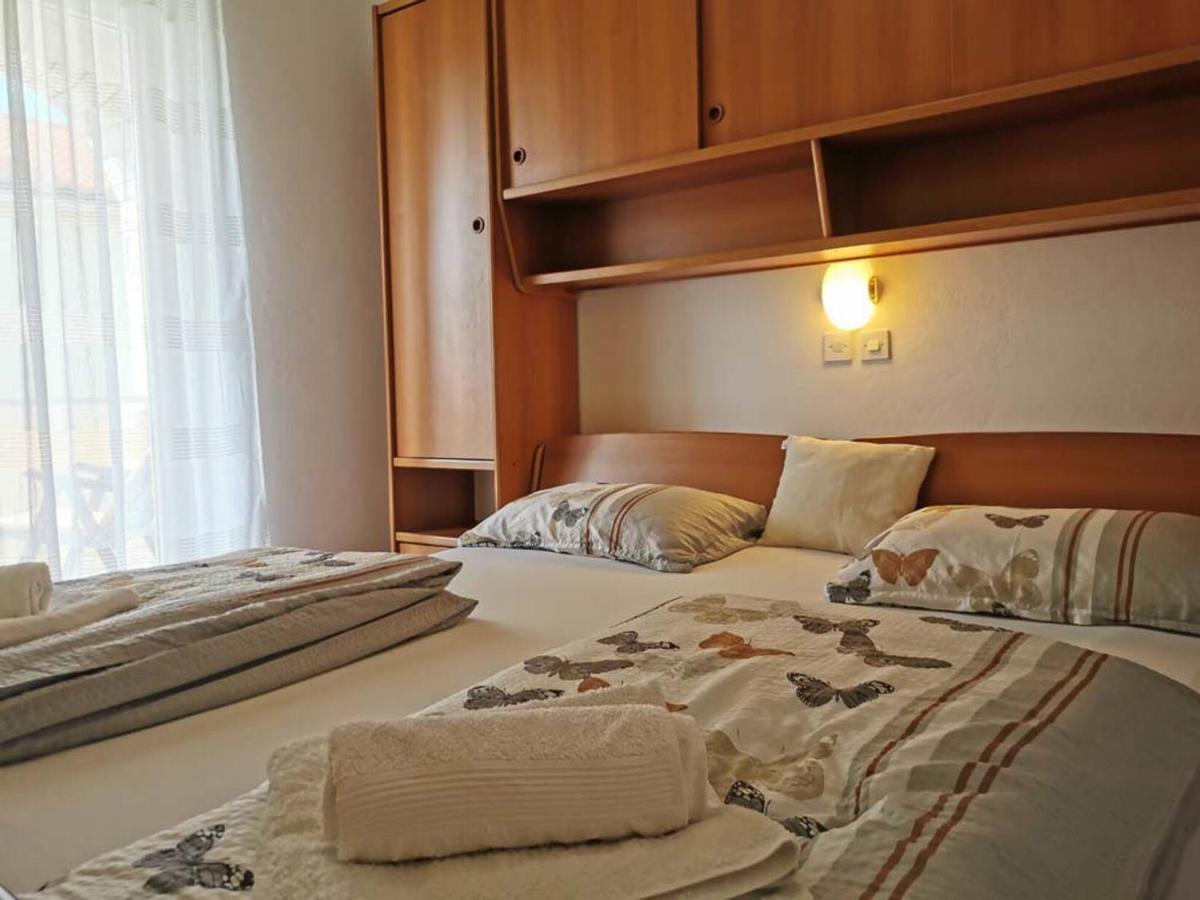 Apartments Miranda Lopar Εξωτερικό φωτογραφία