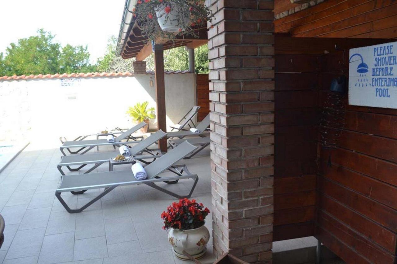 Apartments Miranda Lopar Εξωτερικό φωτογραφία