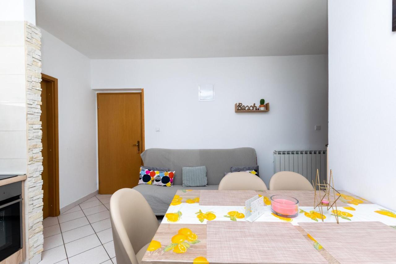Apartments Miranda Lopar Εξωτερικό φωτογραφία
