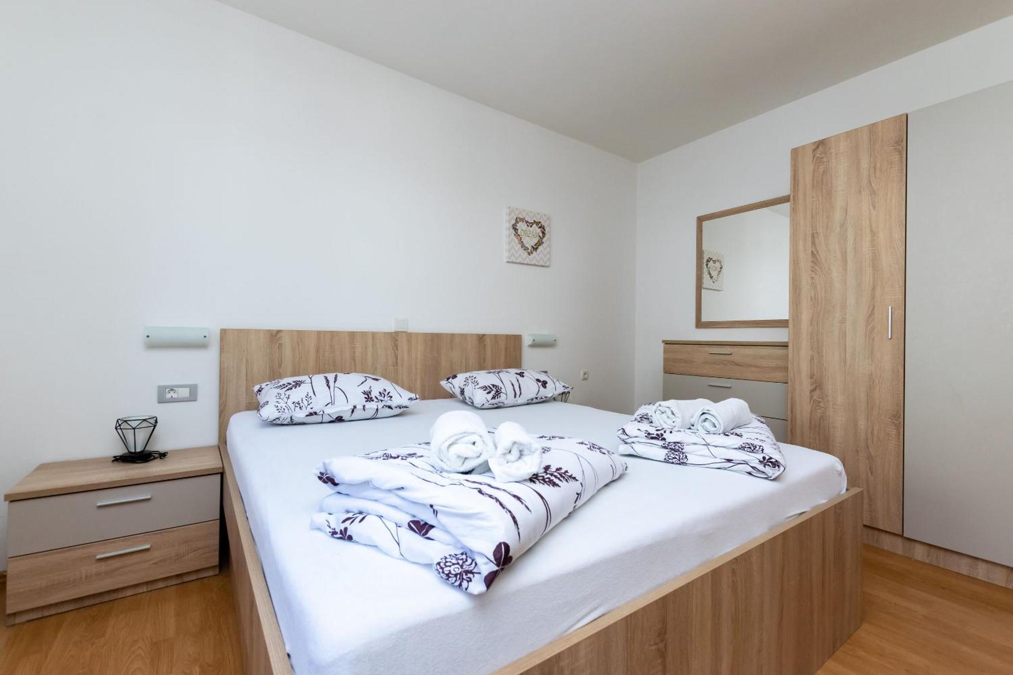 Apartments Miranda Lopar Εξωτερικό φωτογραφία