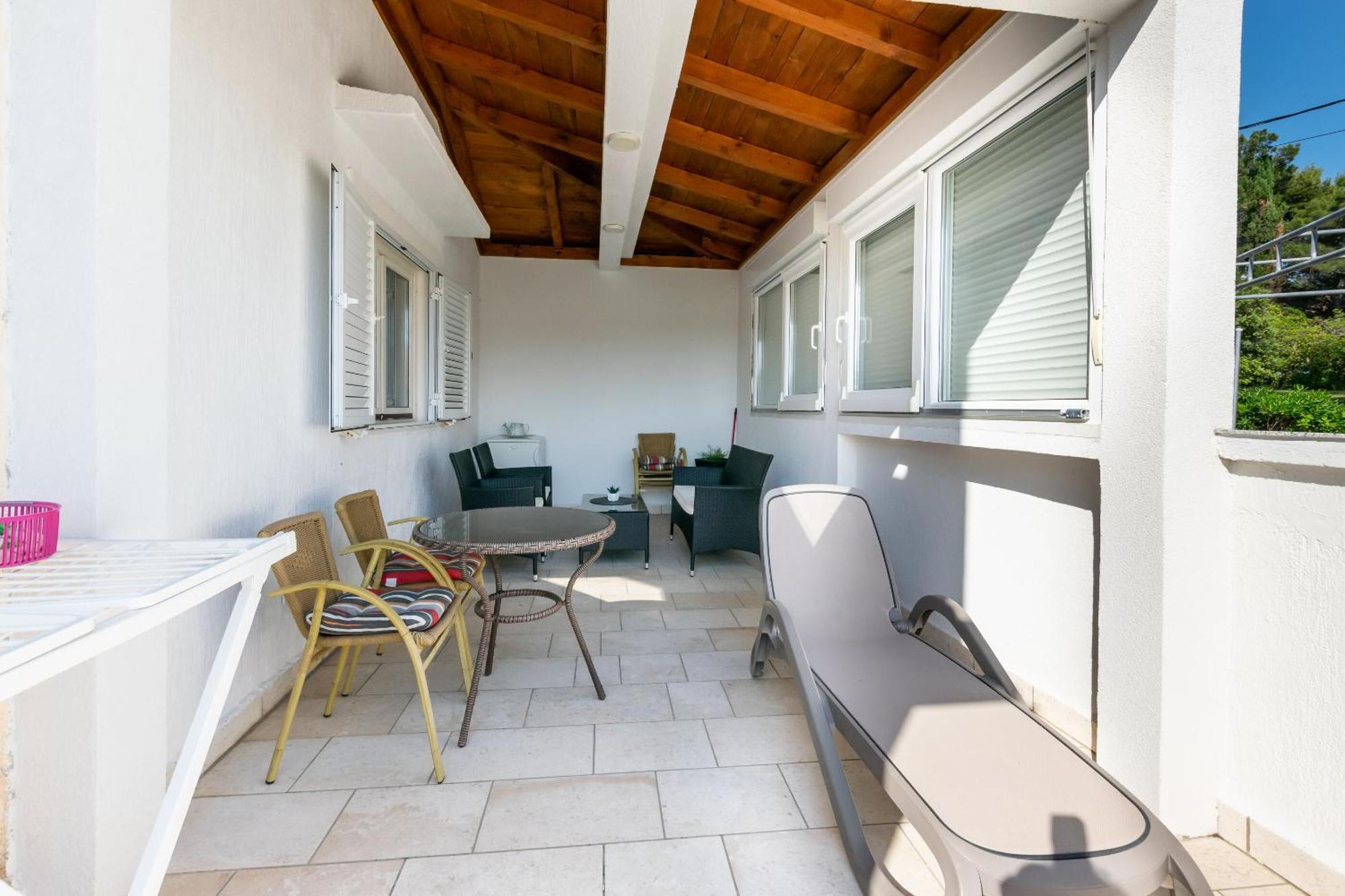 Apartments Miranda Lopar Εξωτερικό φωτογραφία