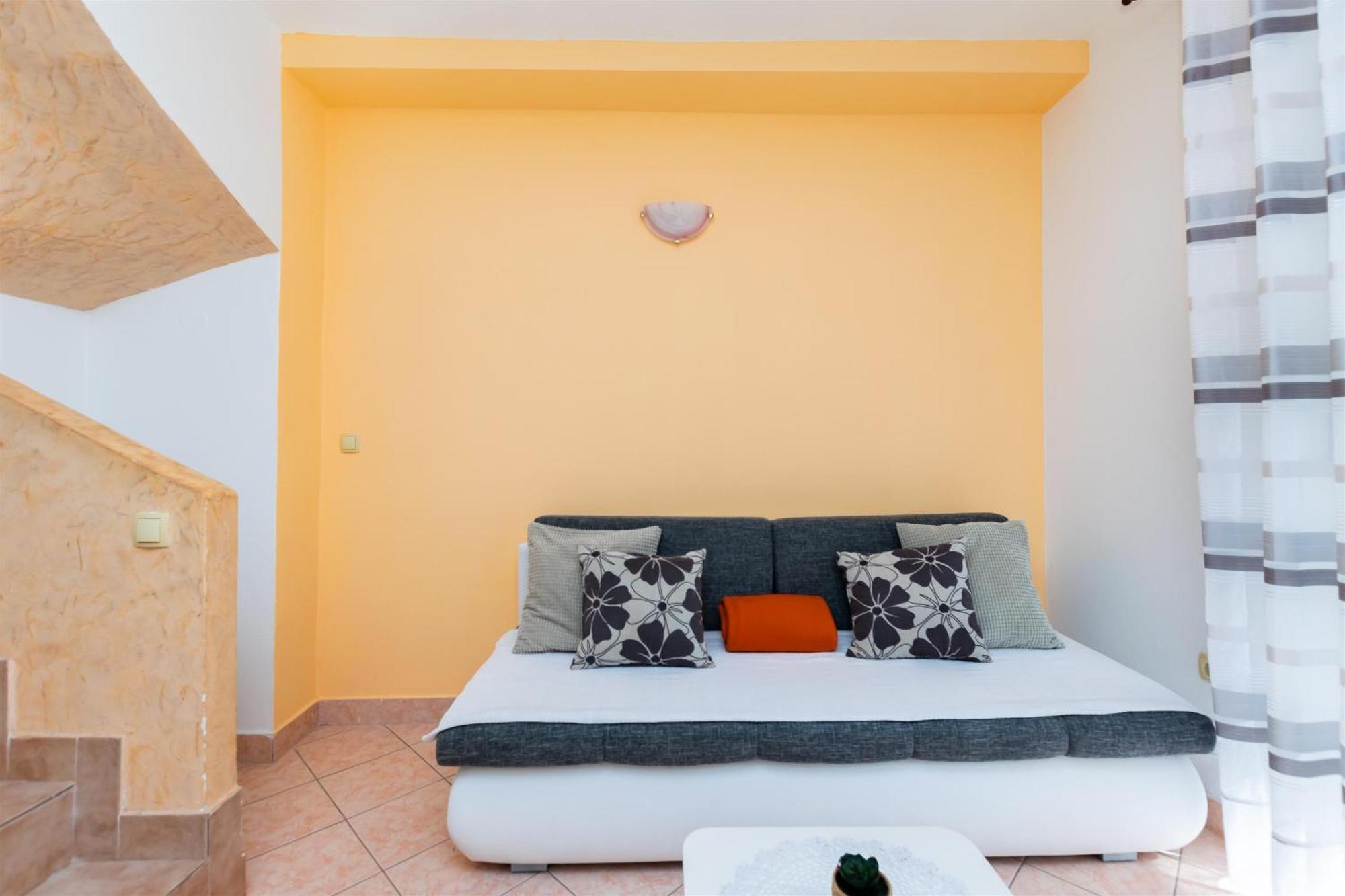 Apartments Miranda Lopar Εξωτερικό φωτογραφία